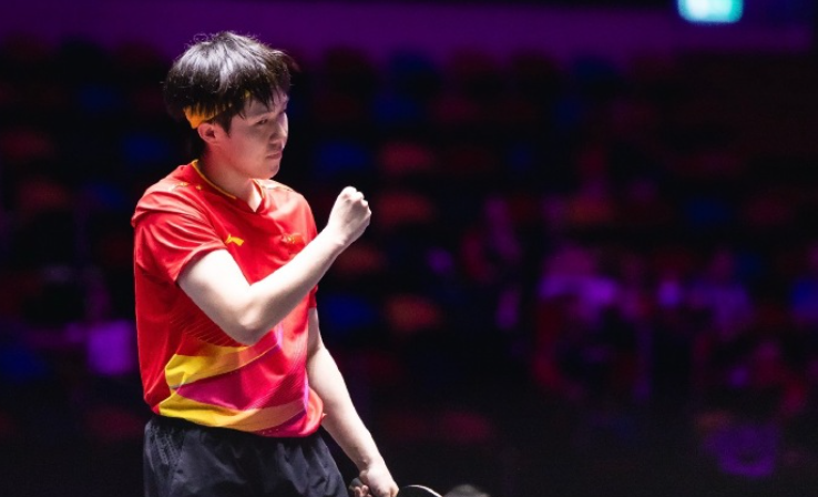 卢茨, 乒队员弗拉, 波尔卡诺娃